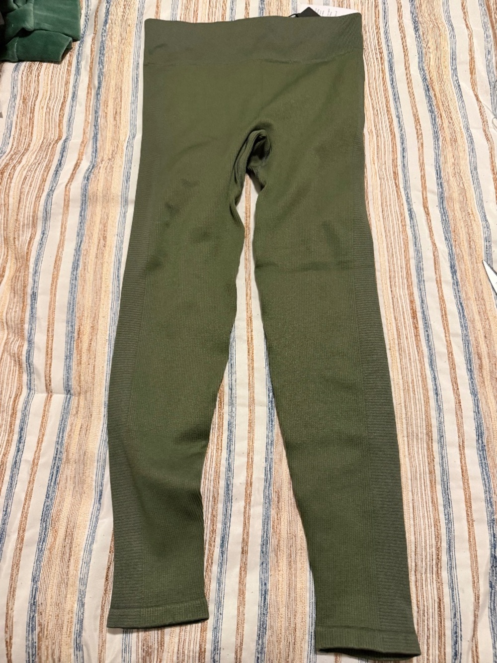 The Upside Ribbed Seamless 25in Midi Pant - Olive